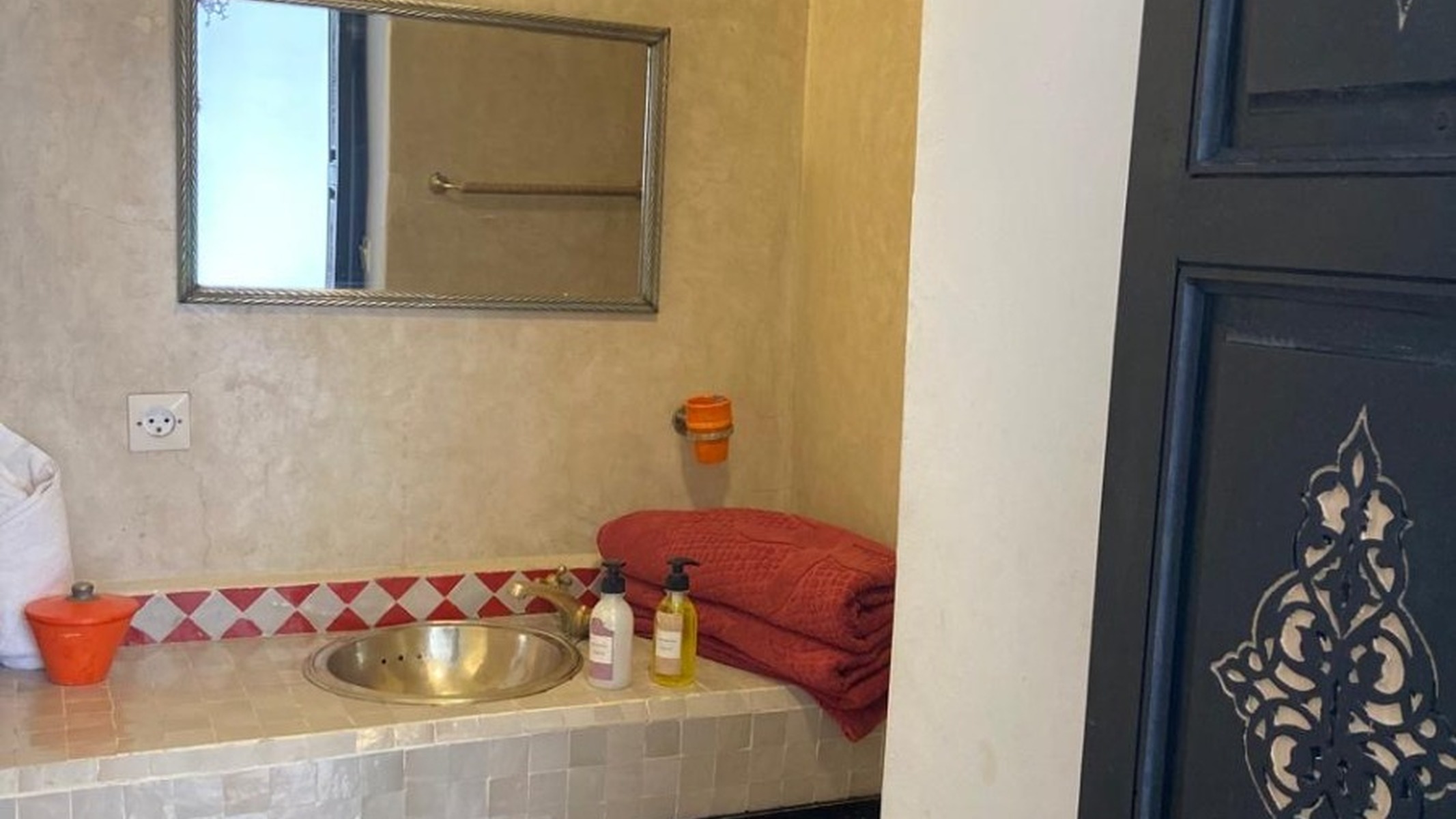 https://www.ztest-riad-essaada.riad-essaada.com/jomres/uploadedimages/1/rooms/6/mille-8-1.JPG