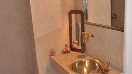 https://www.ztest-riad-essaada.riad-essaada.com/jomres/uploadedimages/1/rooms/7/thumbnail/bleu-8-3.JPG